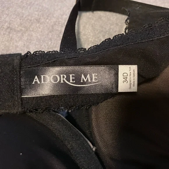 This girl is sexy hot!! - Picture 3 of 3